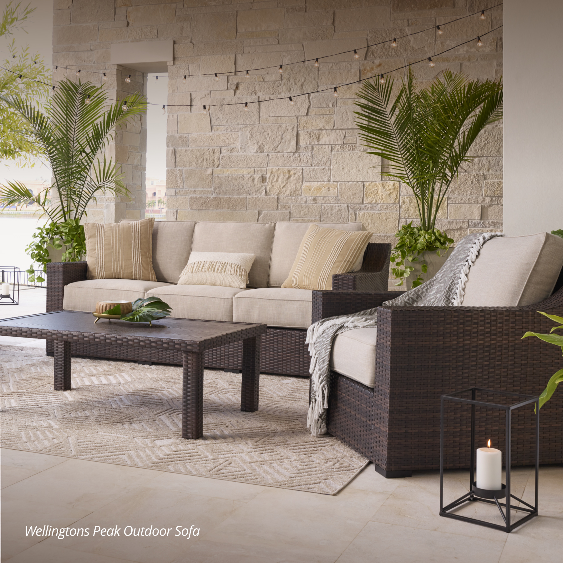 creme outdoor furniture set
