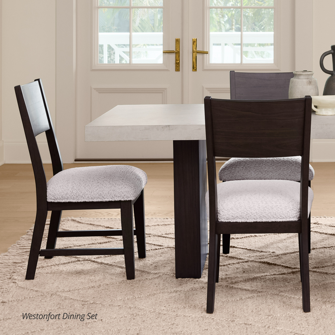 Westonfort Dining Set