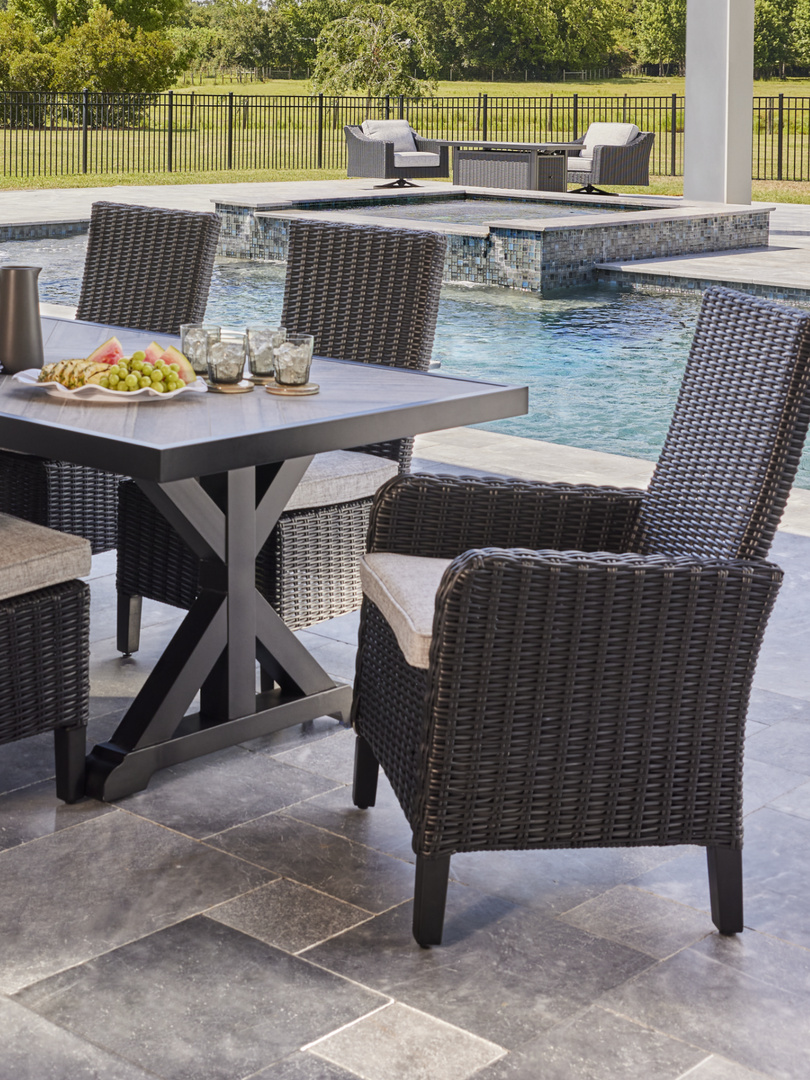 outdoor table and chairs