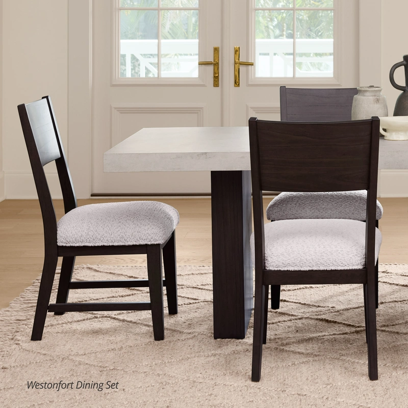 Westonfort Dining Set